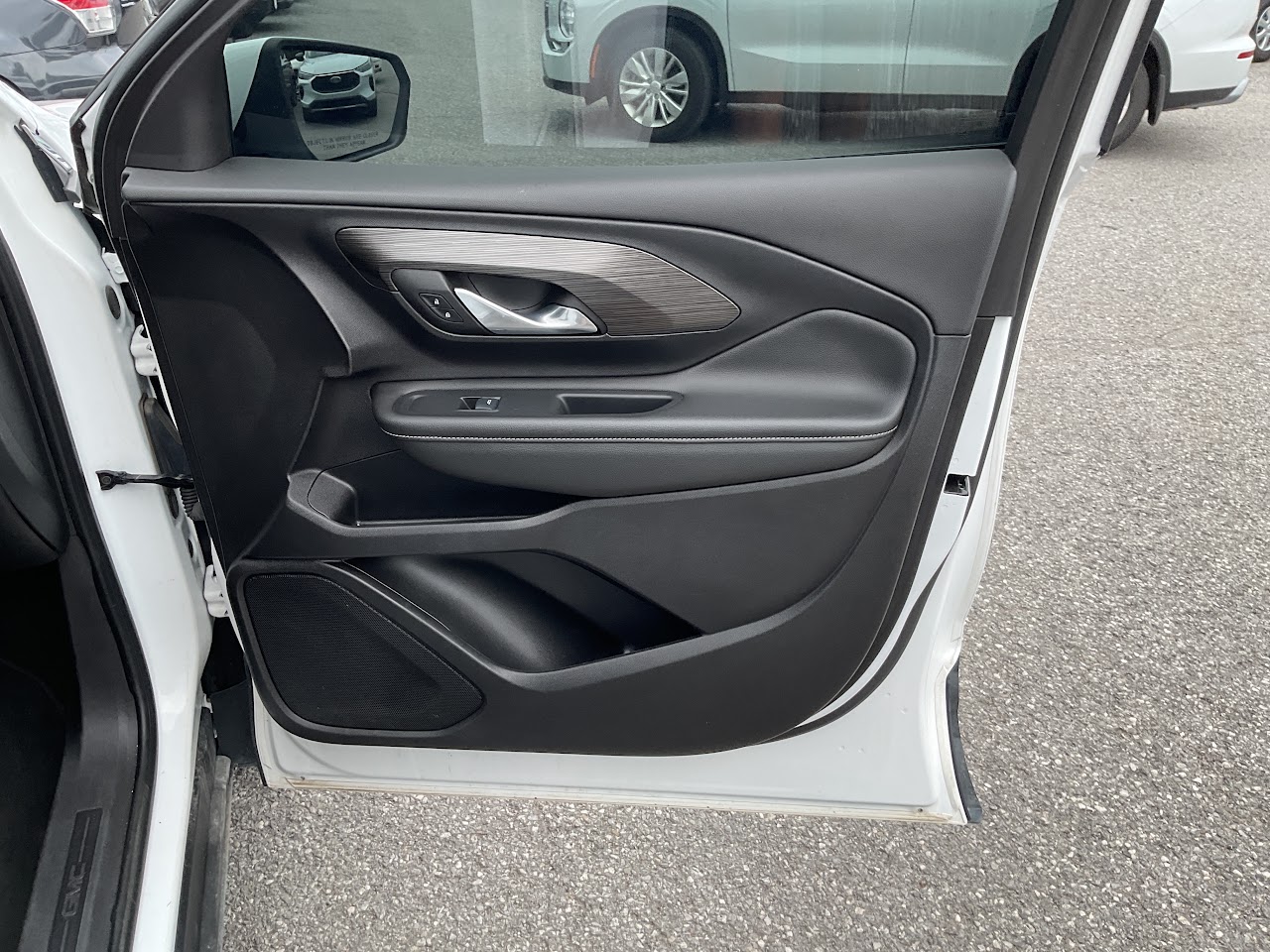 2024 GMC Terrain — photo 31 of 34