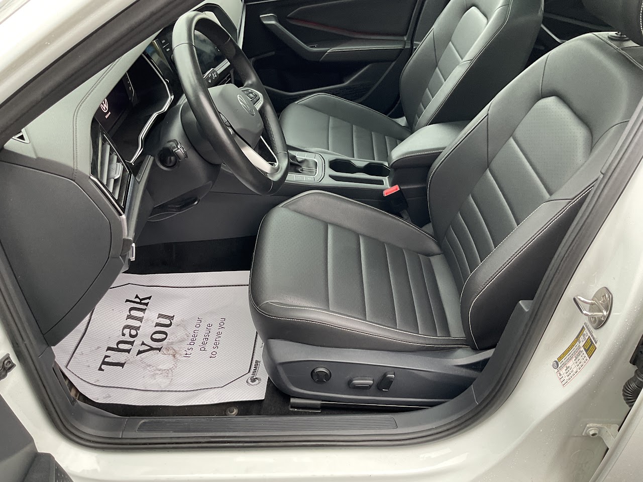 2024 Volkswagen Jetta — photo 23 of 39