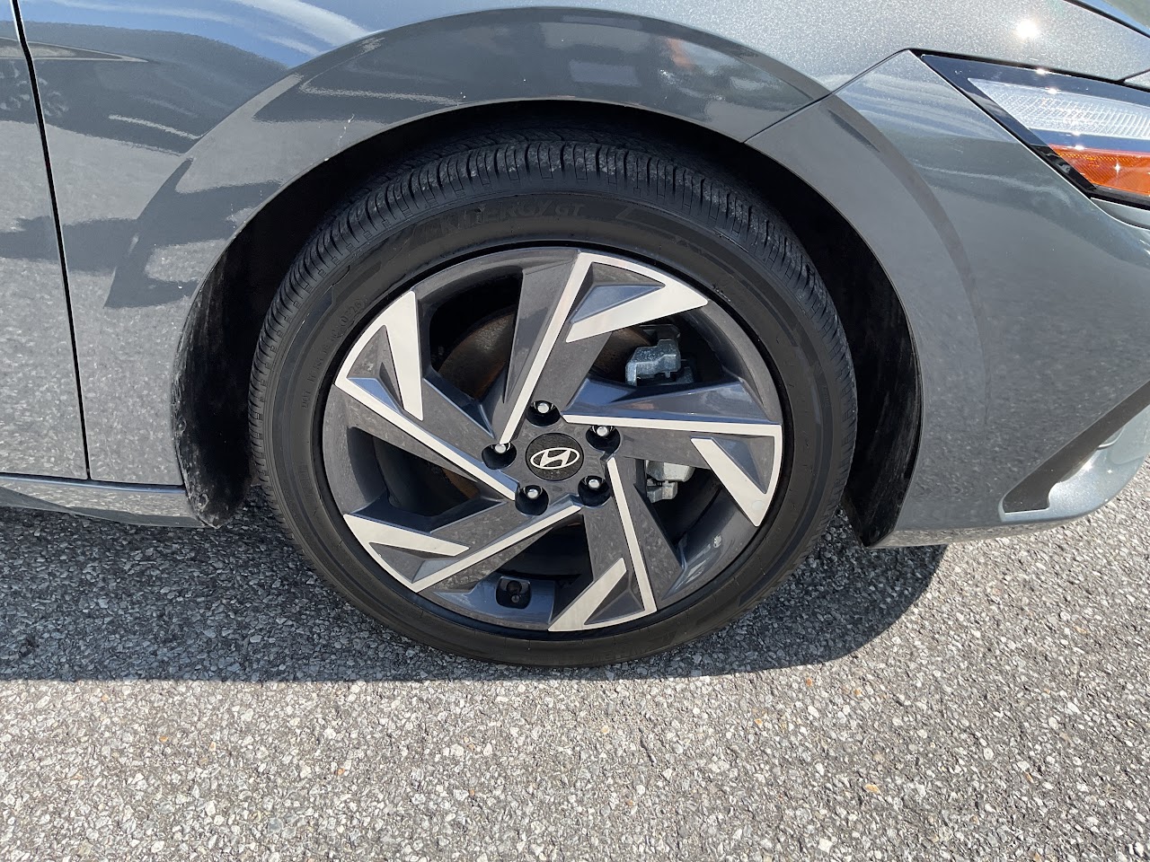 2026 Hyundai Elantra — photo 12 of 34