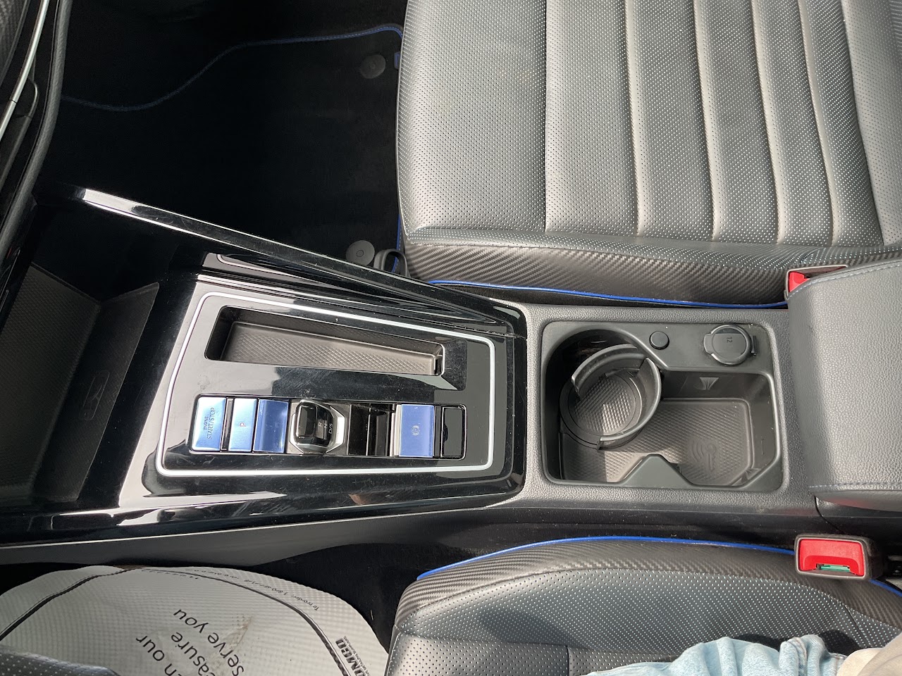 2024 Volkswagen Golf — photo 29 of 34