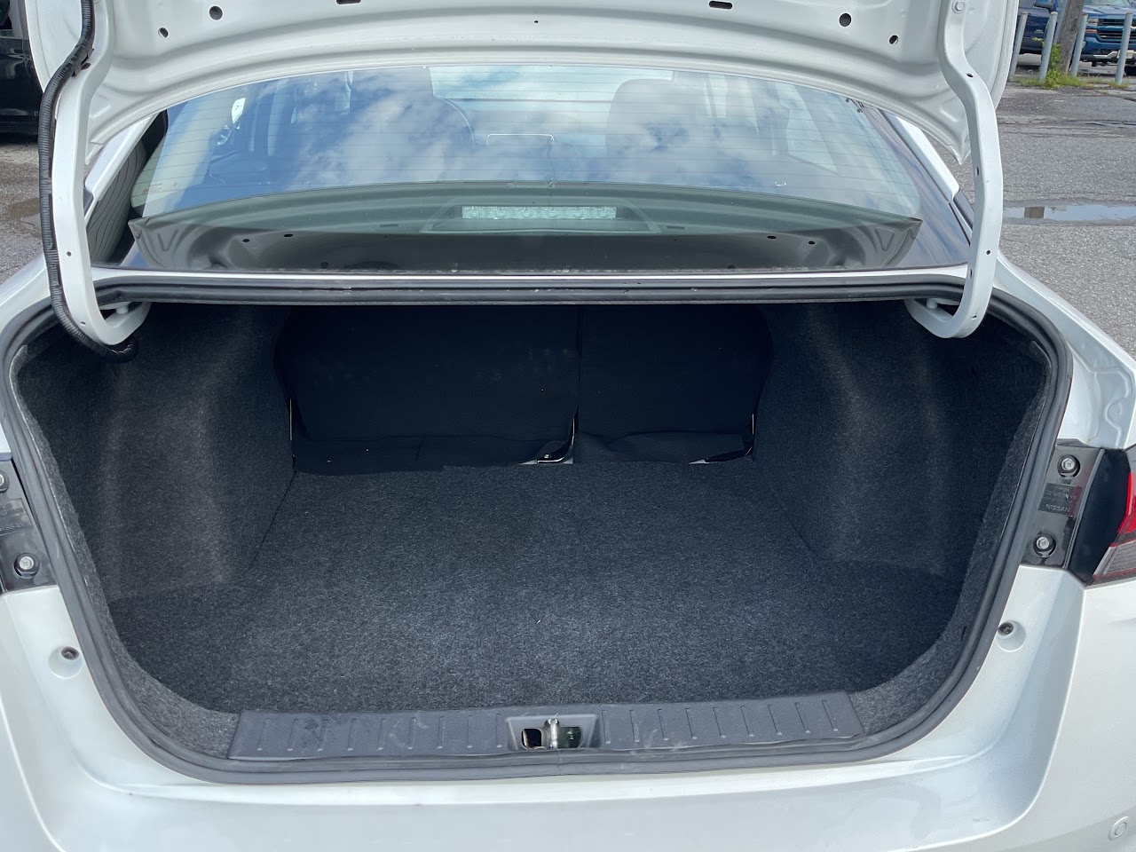2025 Nissan Versa — photo 34 of 34