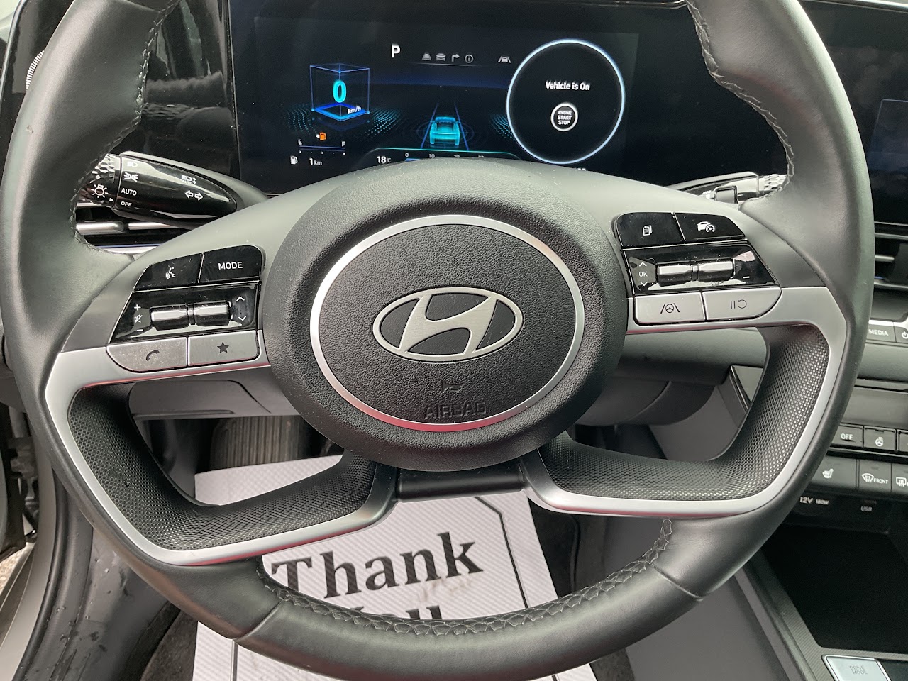 2025 Hyundai Elantra — photo 27 of 34