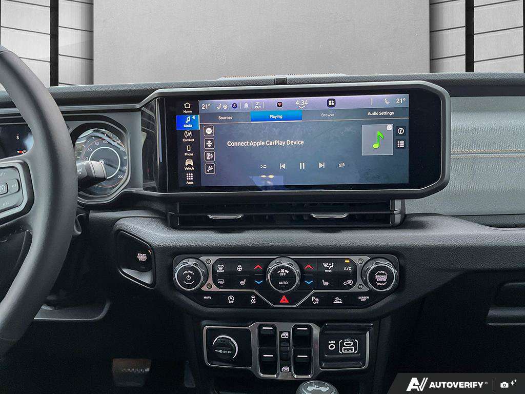 2025 Jeep Wrangler — photo 19 of 25