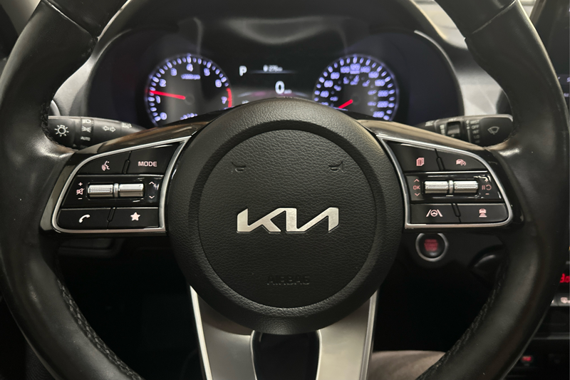 2023 Kia Forte Sedan — photo 13 of 32