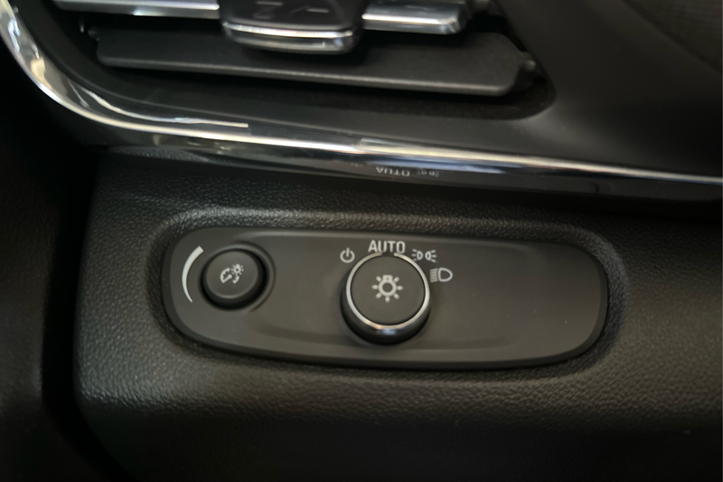 2025 Buick Envista — photo 15 of 33