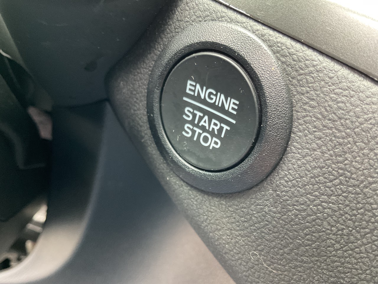 2025 Ford Escape — photo 23 of 35