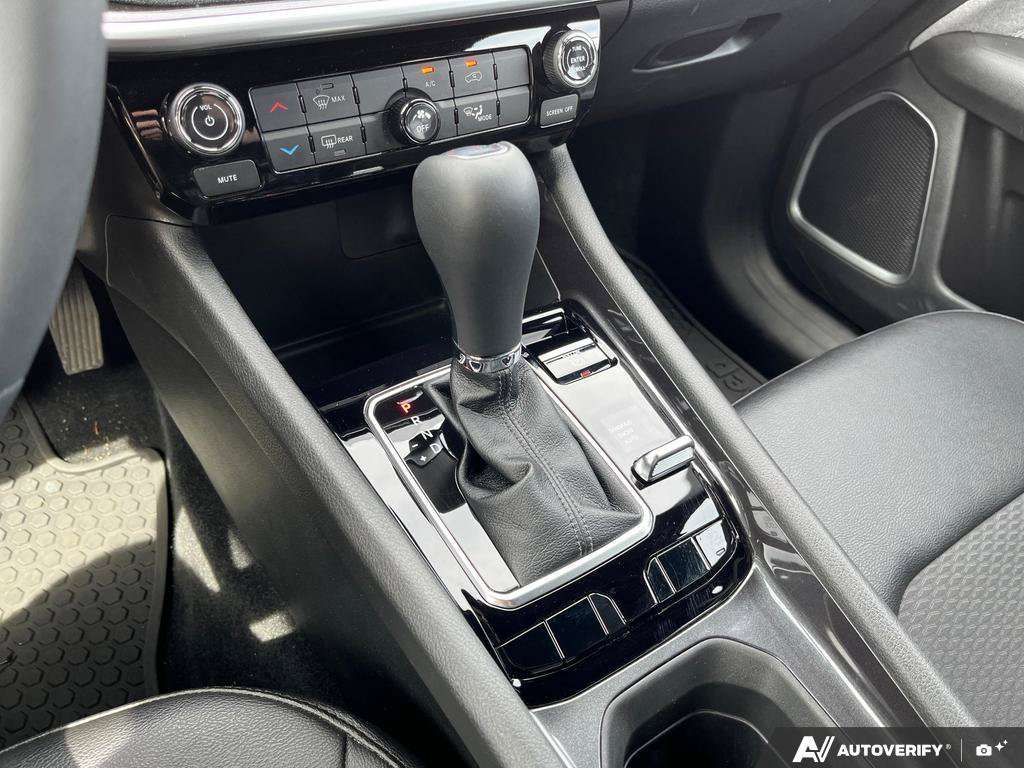 2025 Jeep Compass — photo 18 of 25