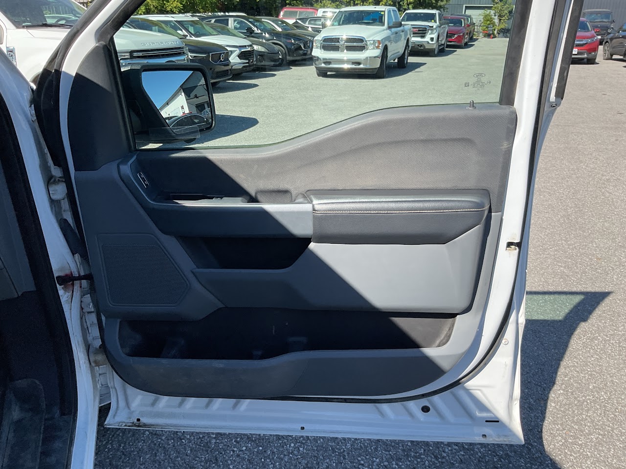 2023 Ford F-150 — photo 16 of 34