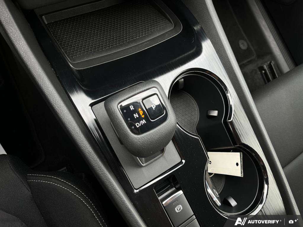 2025 Nissan Rogue — photo 18 of 25