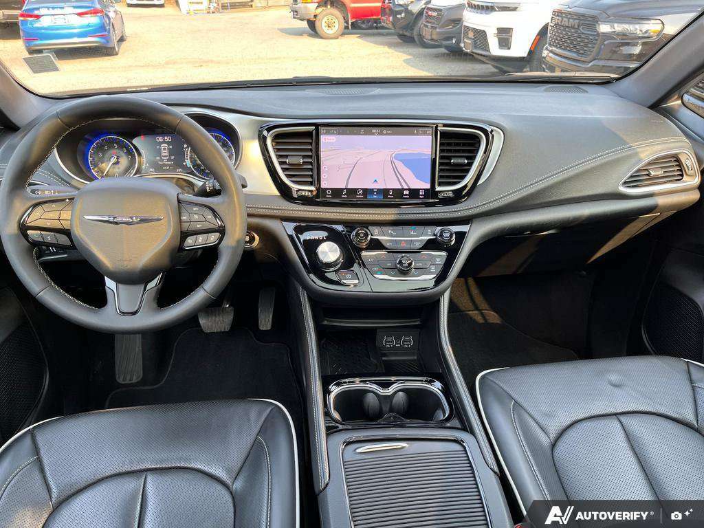 2025 Chrysler Pacifica — photo 24 de 25