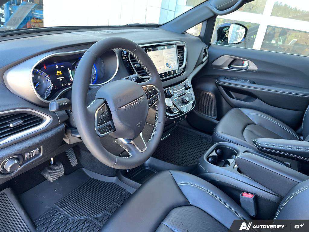 2027 Chrysler Grand Caravan — photo 13 de 25