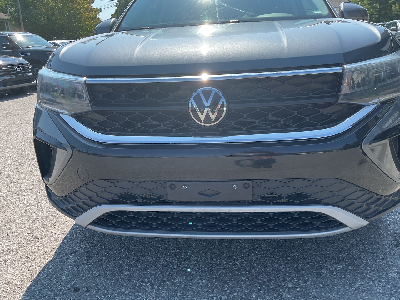 2024 Volkswagen Taos — photo 18 of 34