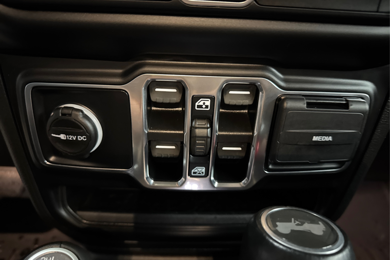 2021 Jeep Wrangler — photo 29 of 32