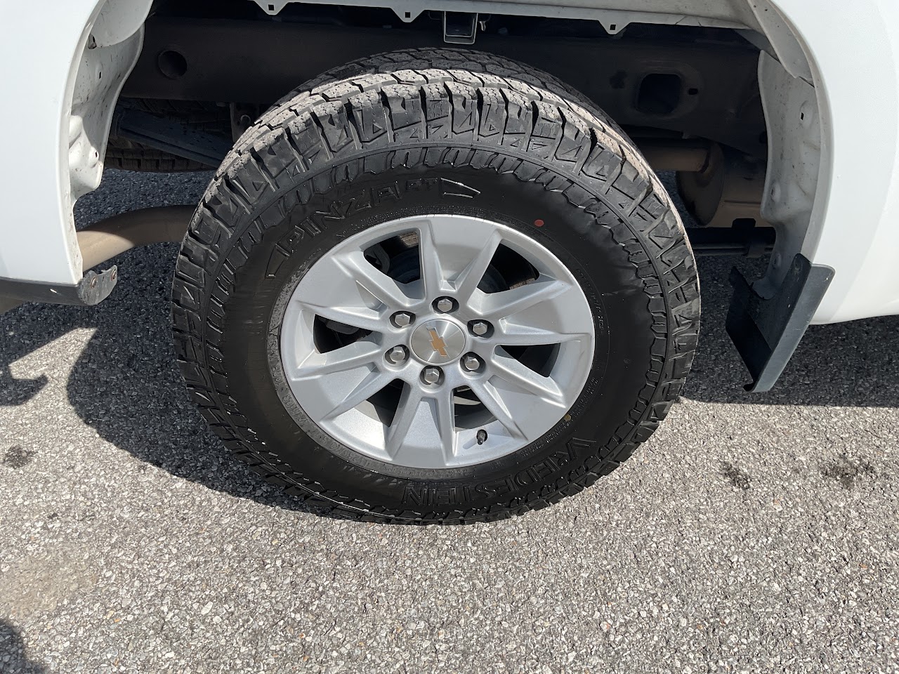 2025 Chevrolet Silverado 1500 — photo 15 of 33