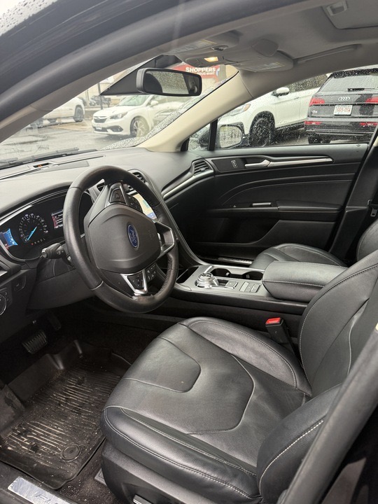 2020 Ford Fusion — photo 18 de 27