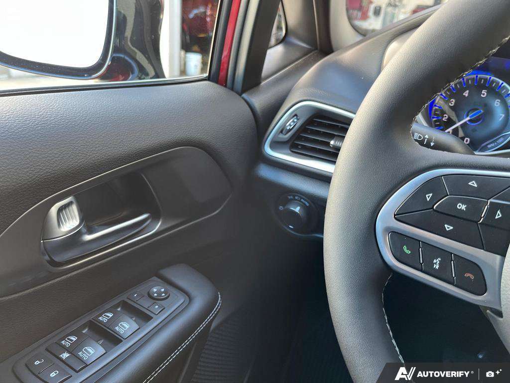 2026 Chrysler Grand Caravan — photo 17 of 25