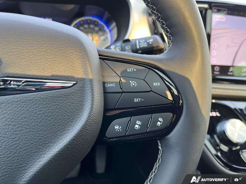 2025 Chrysler Pacifica — photo 16 de 25