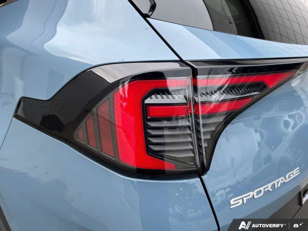 2026 Kia Sportage Hybrid — photo 11 of 25