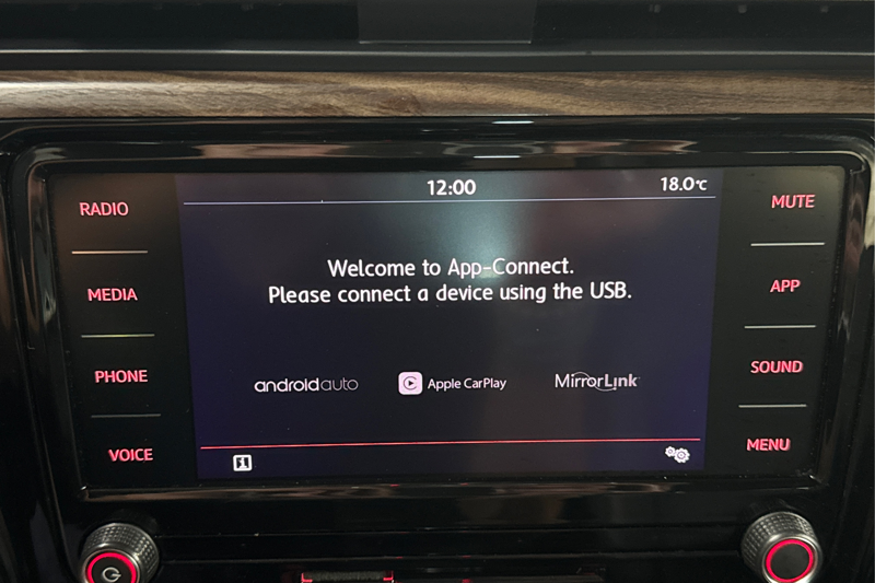 2022 Volkswagen Passat — photo 25 de 33