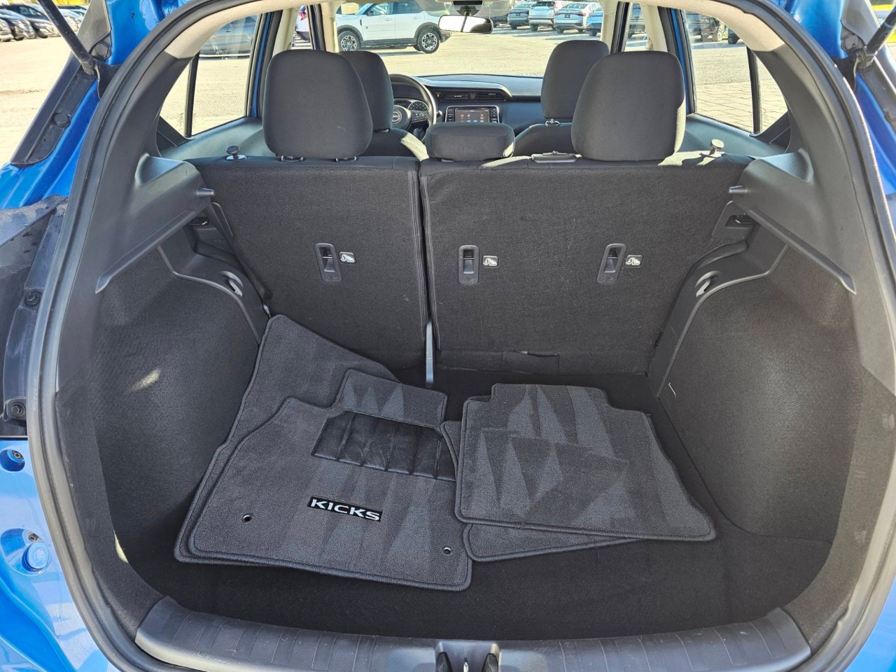 2025 Nissan Kicks Play — photo 22 of 25