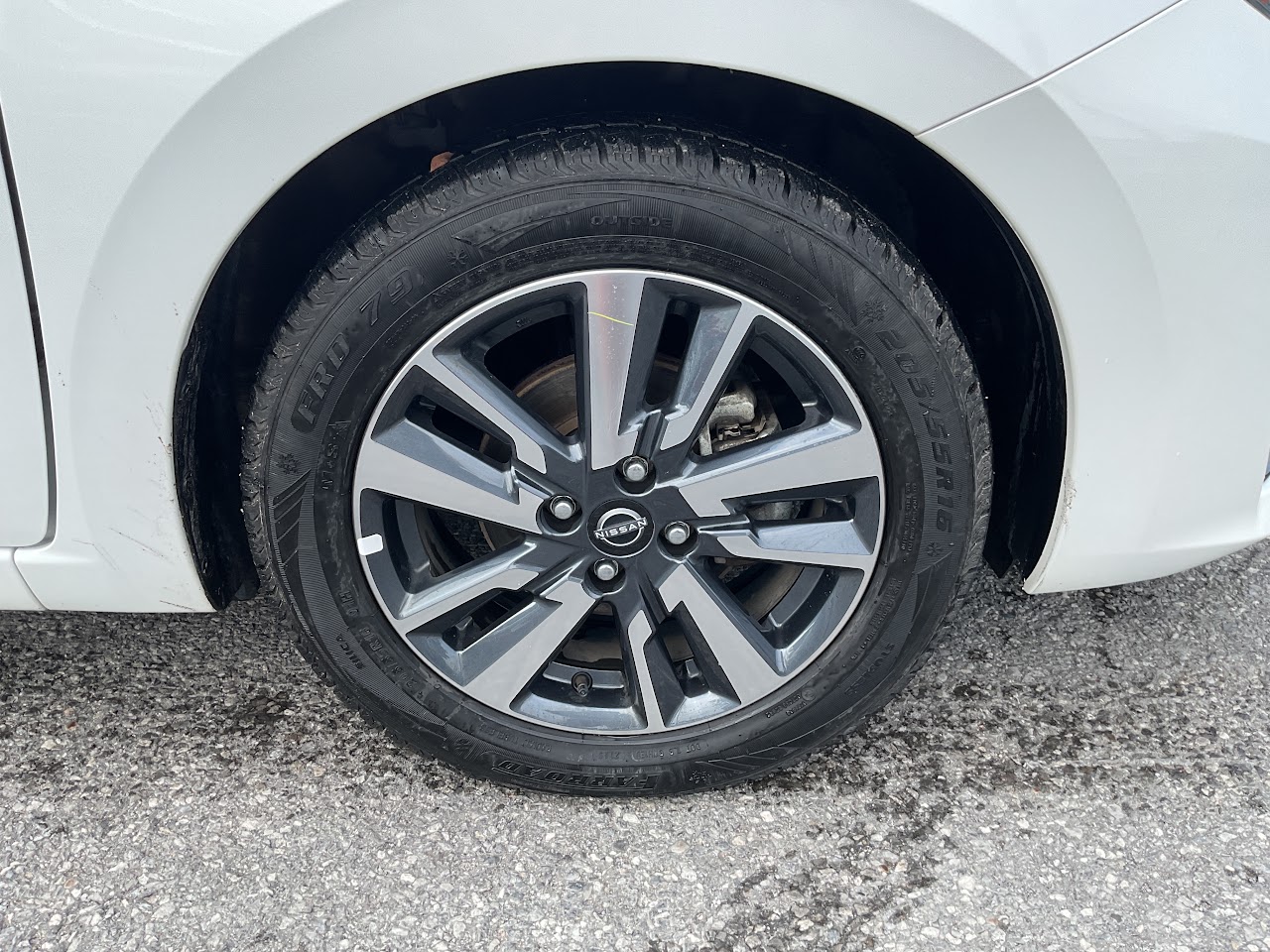 2025 Nissan Versa — photo 11 of 34