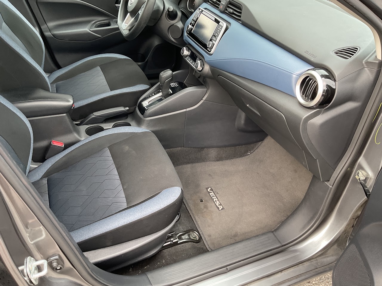 2025 Nissan Versa — photo 20 of 33