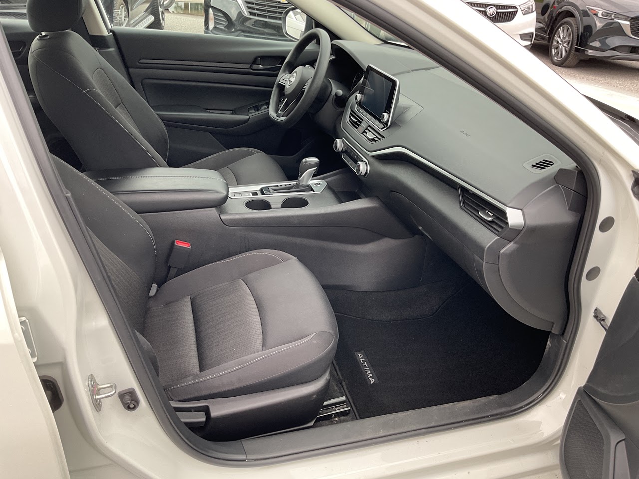 2025 Nissan Altima — photo 19 of 32