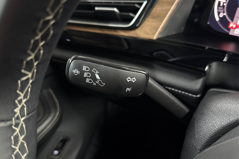 2024 Volkswagen Atlas — photo 16 of 36