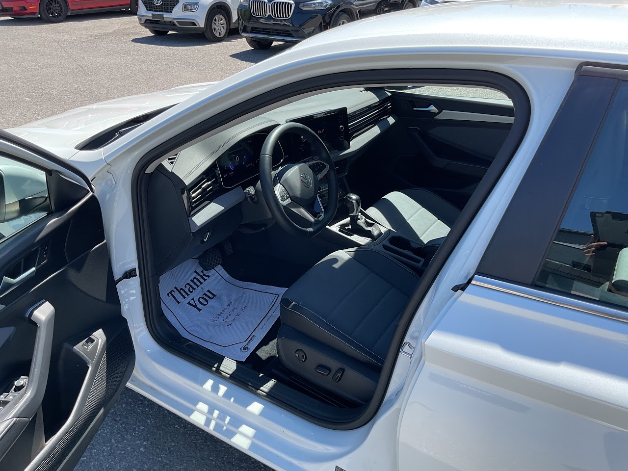 2025 Volkswagen Jetta — photo 21 of 34