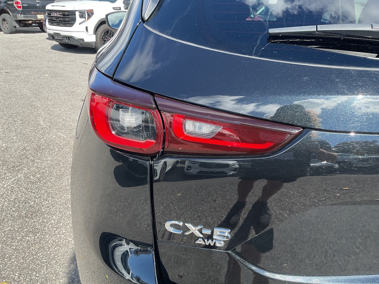 2025 Mazda CX-5 — photo 17 of 33