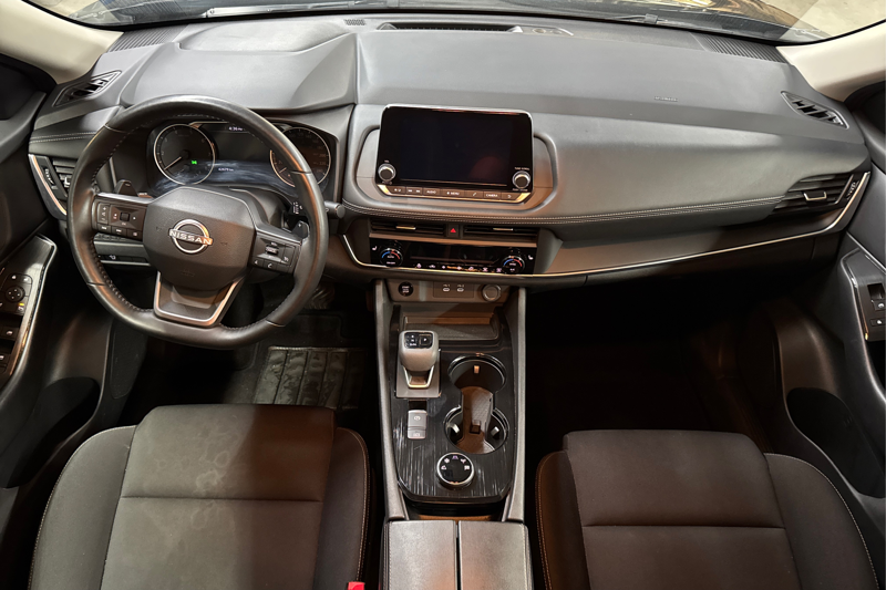 2025 Nissan Rogue — photo 17 of 33