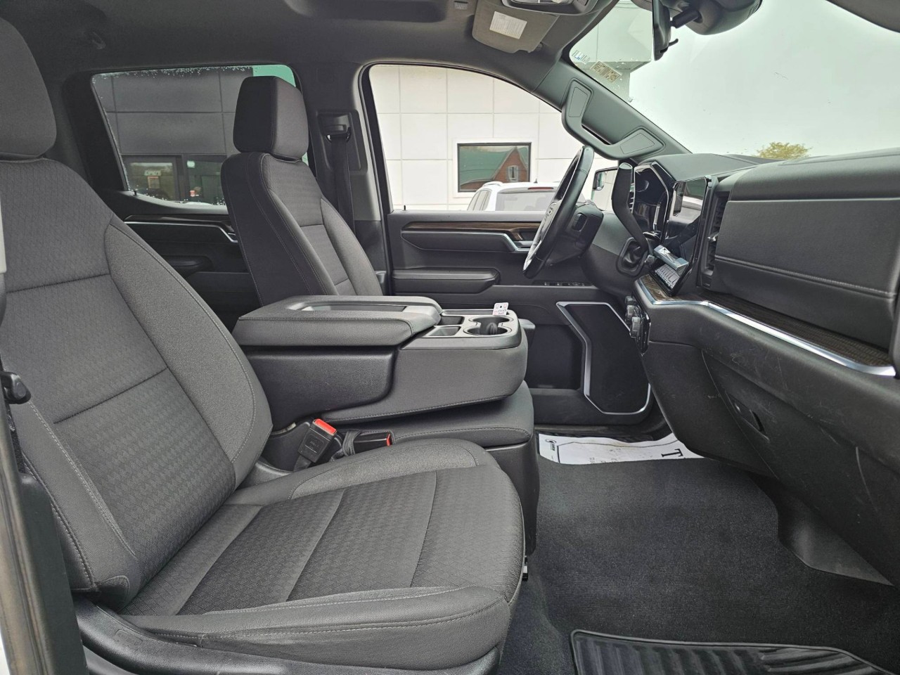 2025 Chevrolet Silverado 1500 — photo 24 of 24