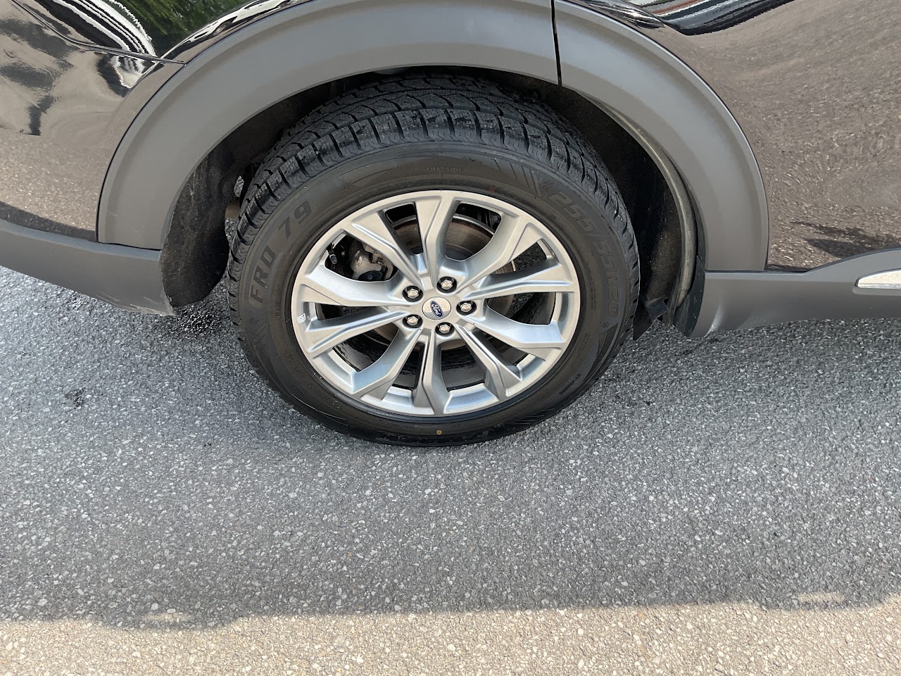 2024 Ford Explorer — photo 14 of 34