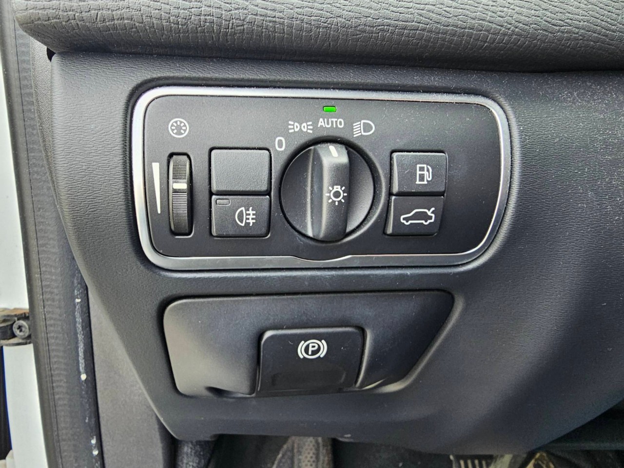 2017 Volvo XC60 — photo 17 de 23