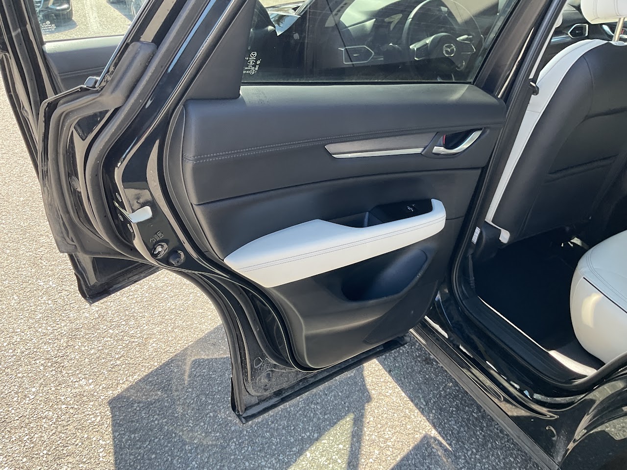 2025 Mazda CX-5 — photo 30 of 33