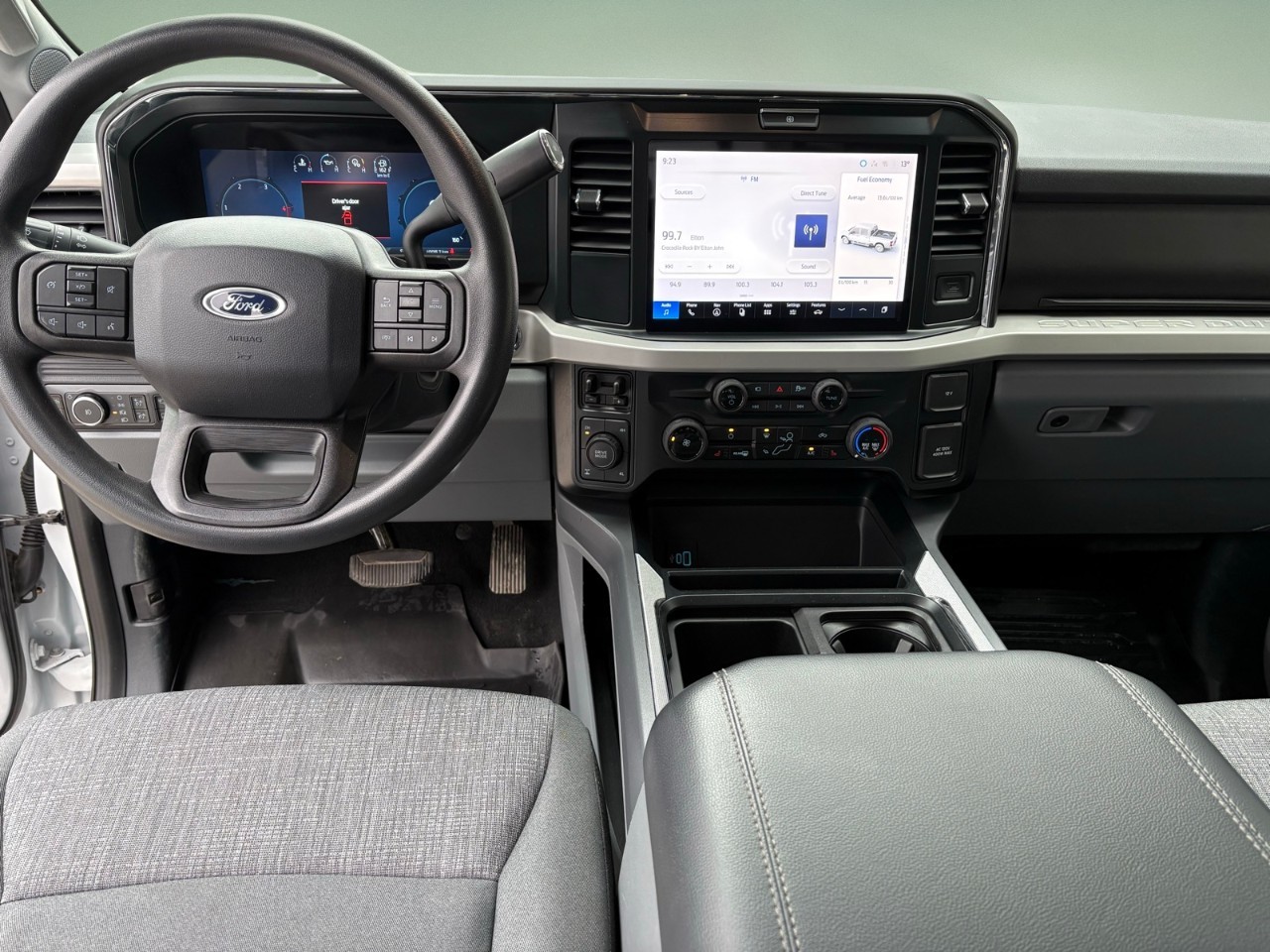 2025 Ford Super Duty F-250 SRW — photo 15 of 17
