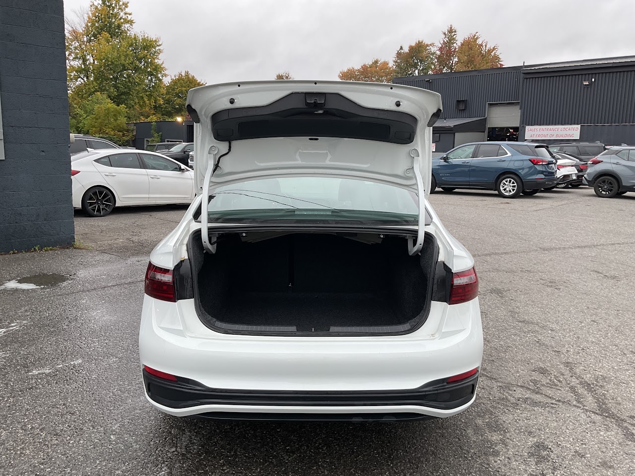 2024 Volkswagen Jetta — photo 24 of 39