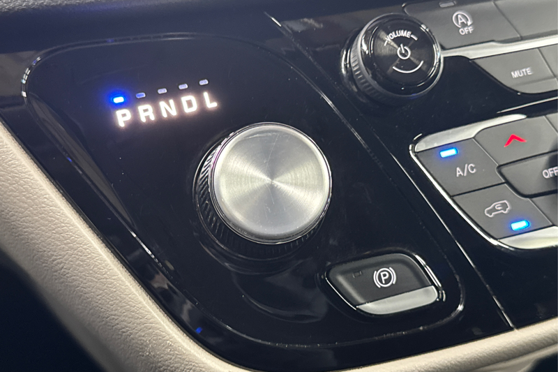 2024 Chrysler Grand Caravan — photo 33 of 34