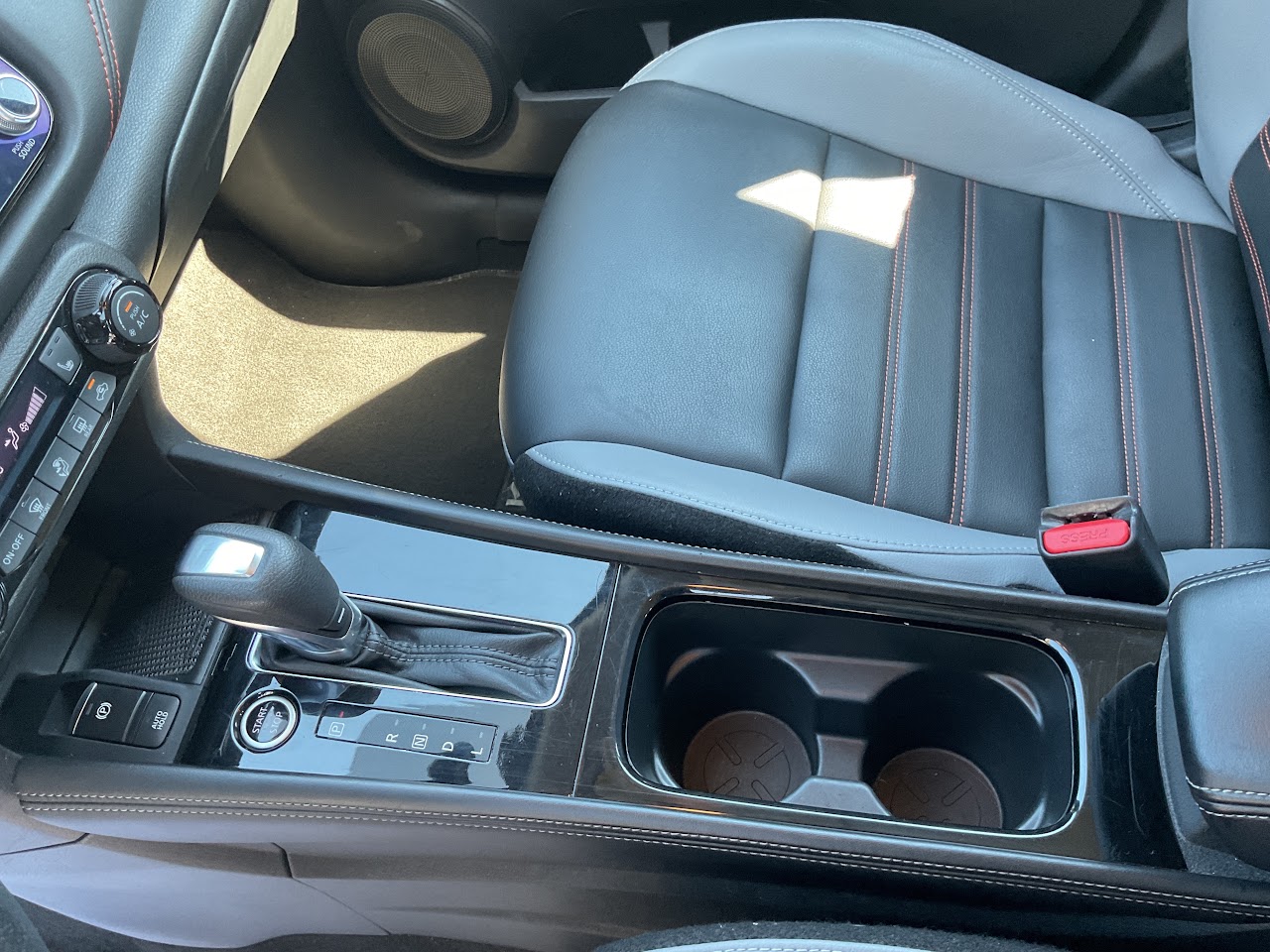 2024 Nissan Kicks — photo 29 of 34