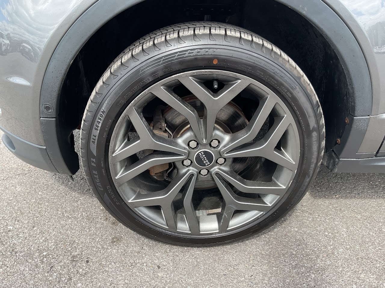 2017 Land Rover Range Rover Evoque — photo 10 of 36