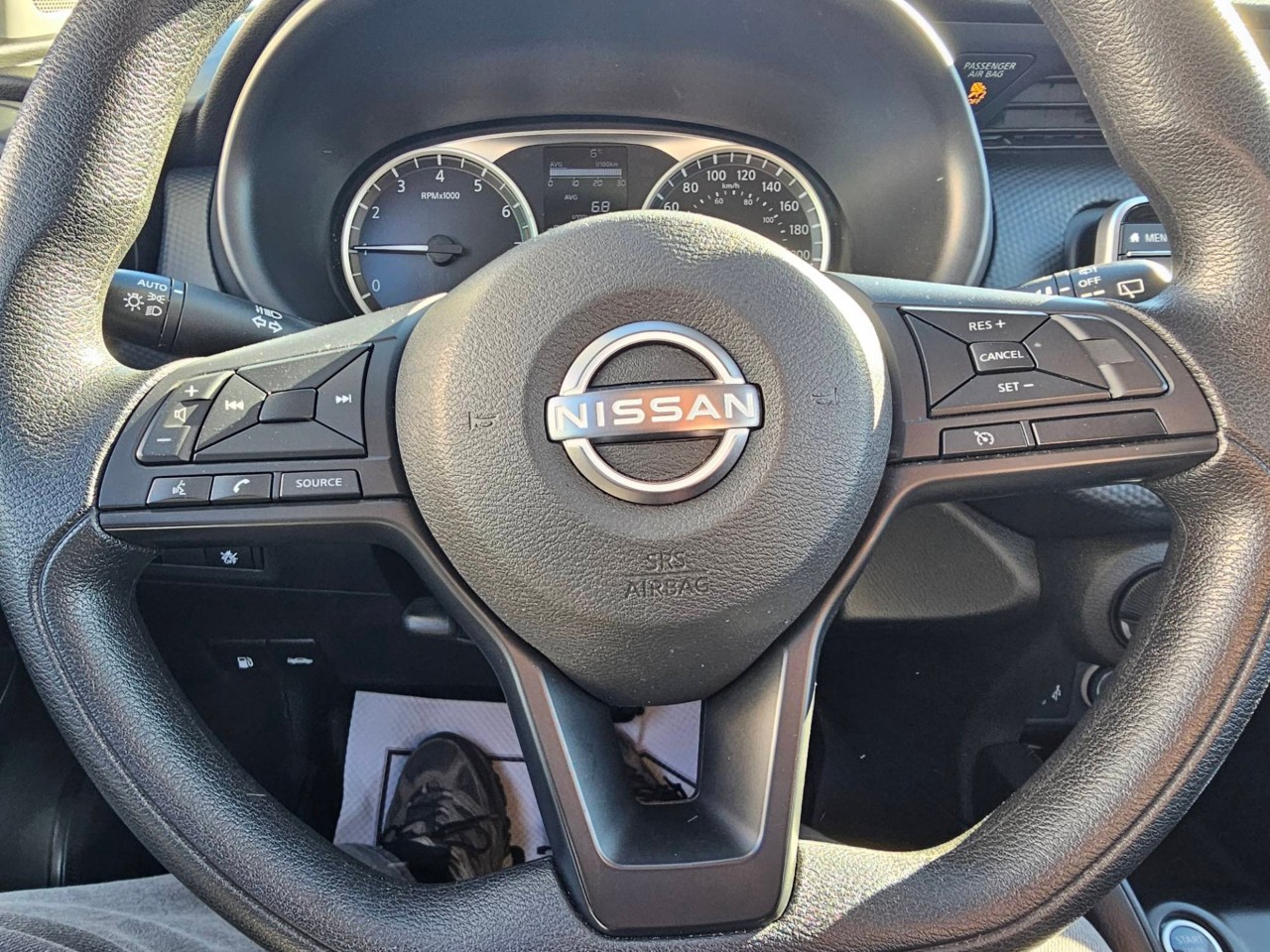 2025 Nissan Kicks Play — photo 13 of 25