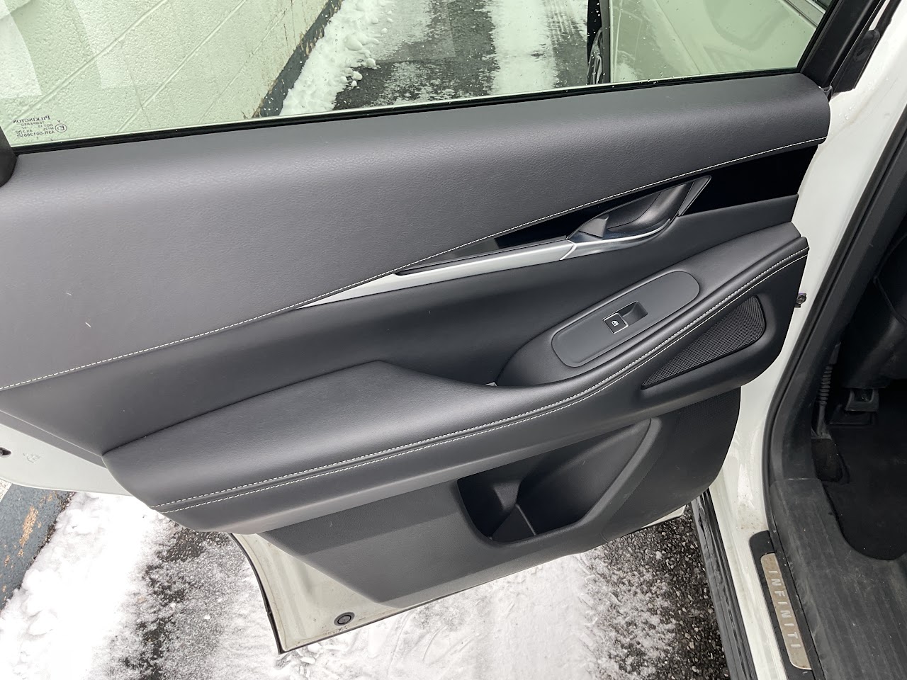 2024 INFINITI QX60 — photo 21 of 24