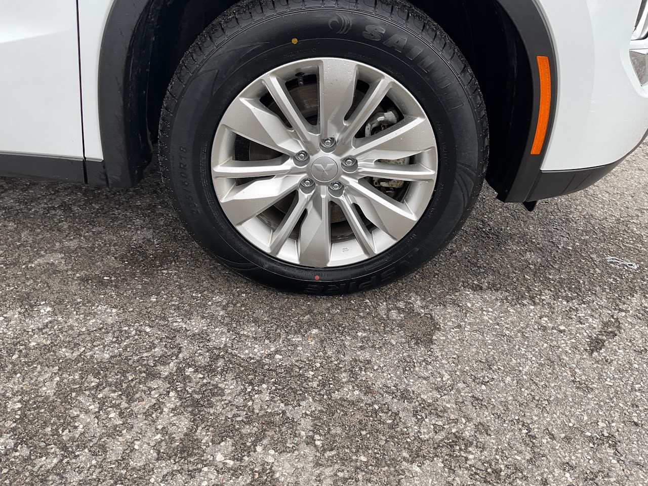 2025 Mitsubishi Outlander — photo 13 of 33