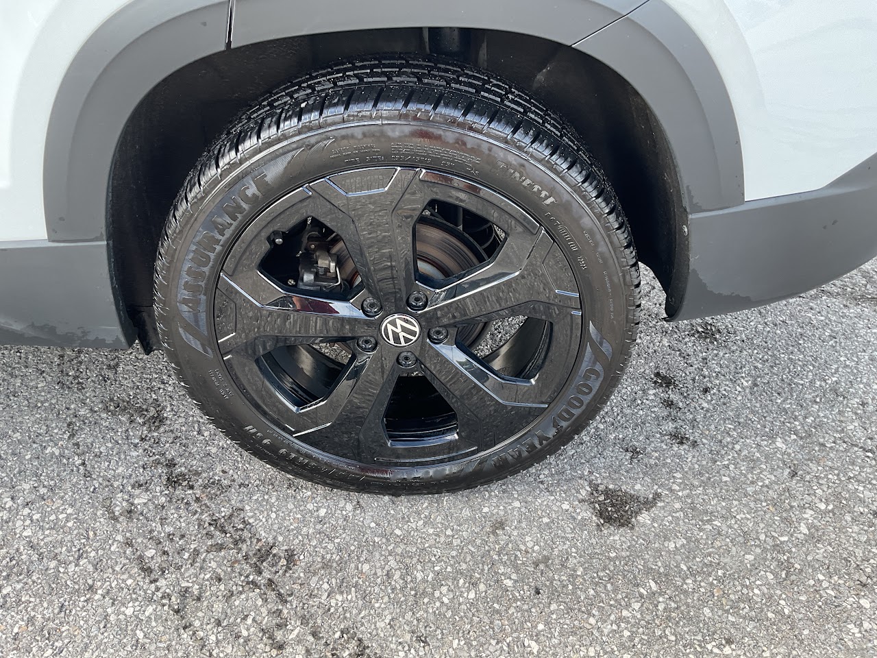 2026 Volkswagen Taos — photo 12 of 34