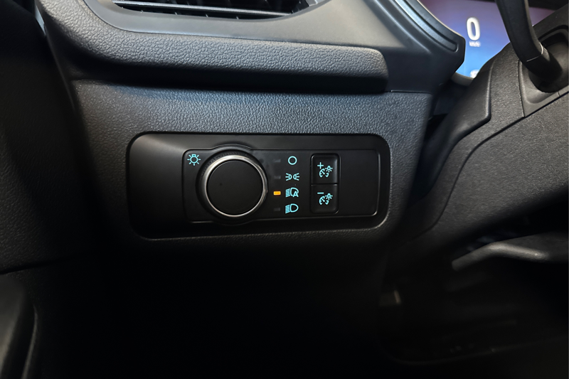 2025 Ford Escape — photo 15 of 33