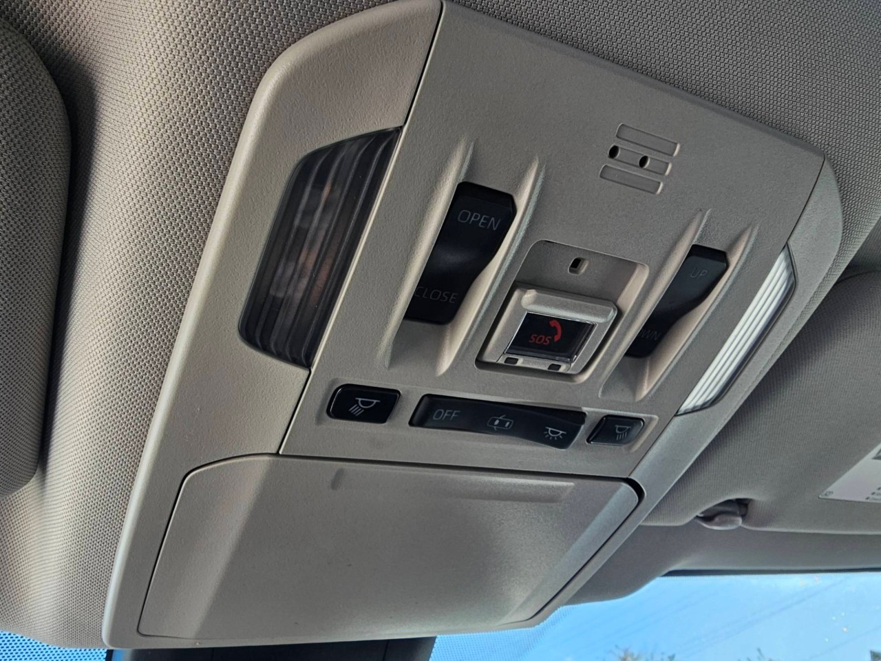 2021 Toyota Highlander — photo 19 of 27