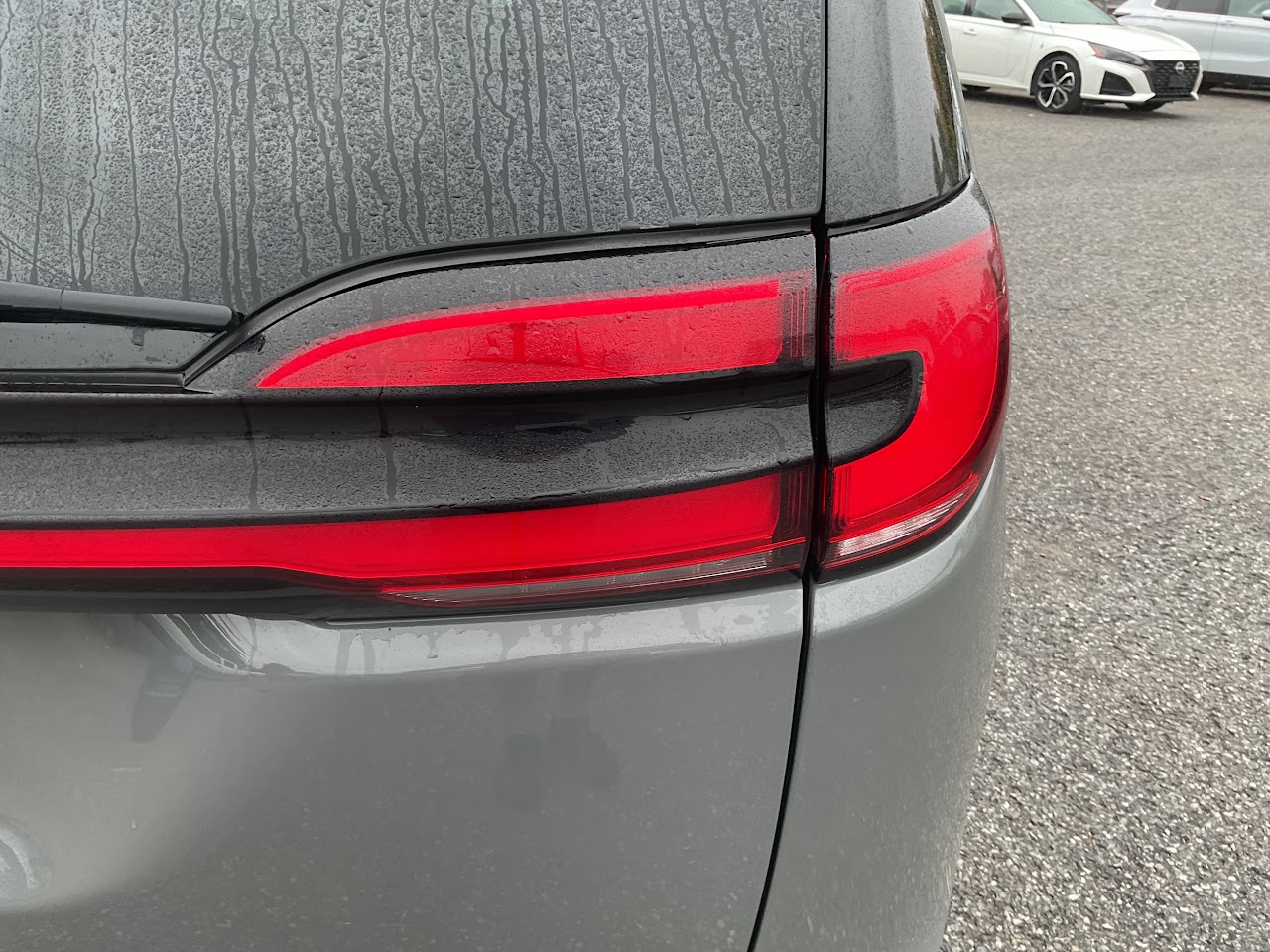 2025 Chrysler Pacifica — photo 26 of 34