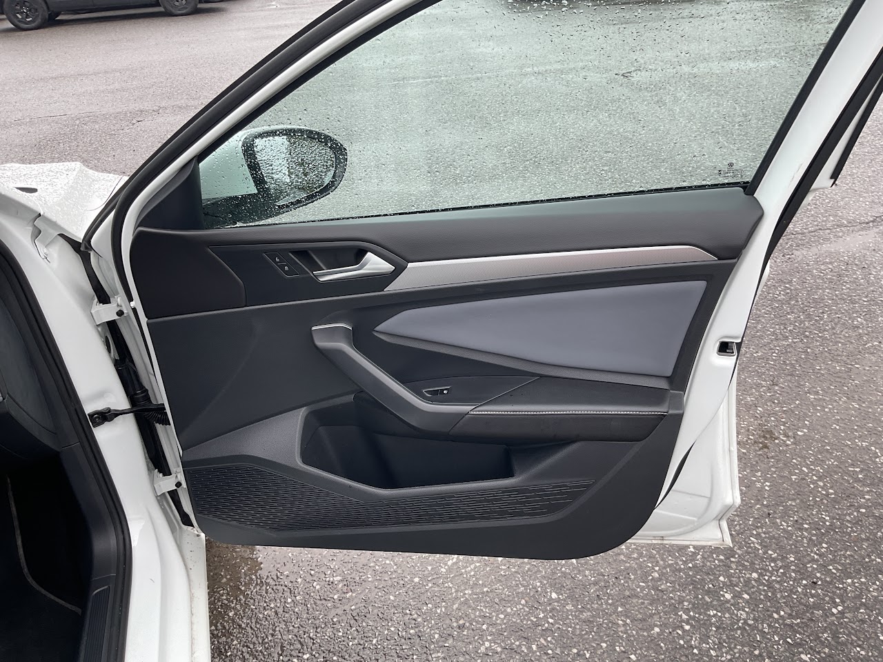 2026 Volkswagen Jetta — photo 31 of 34