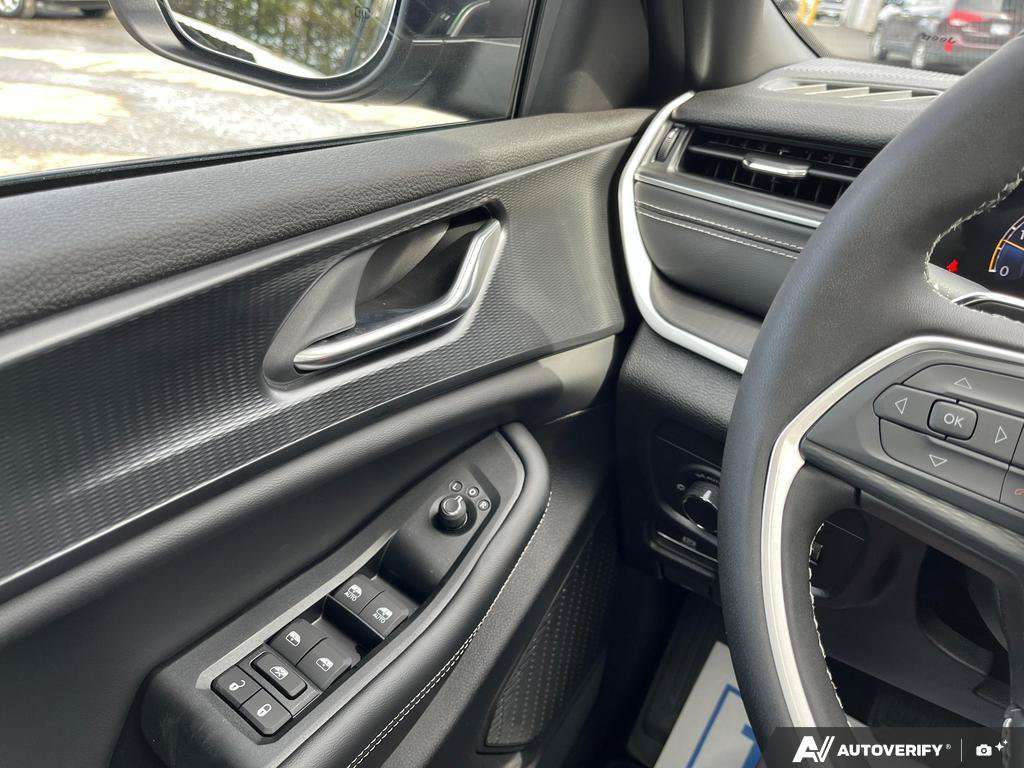2026 Jeep Grand Cherokee — photo 17 of 25