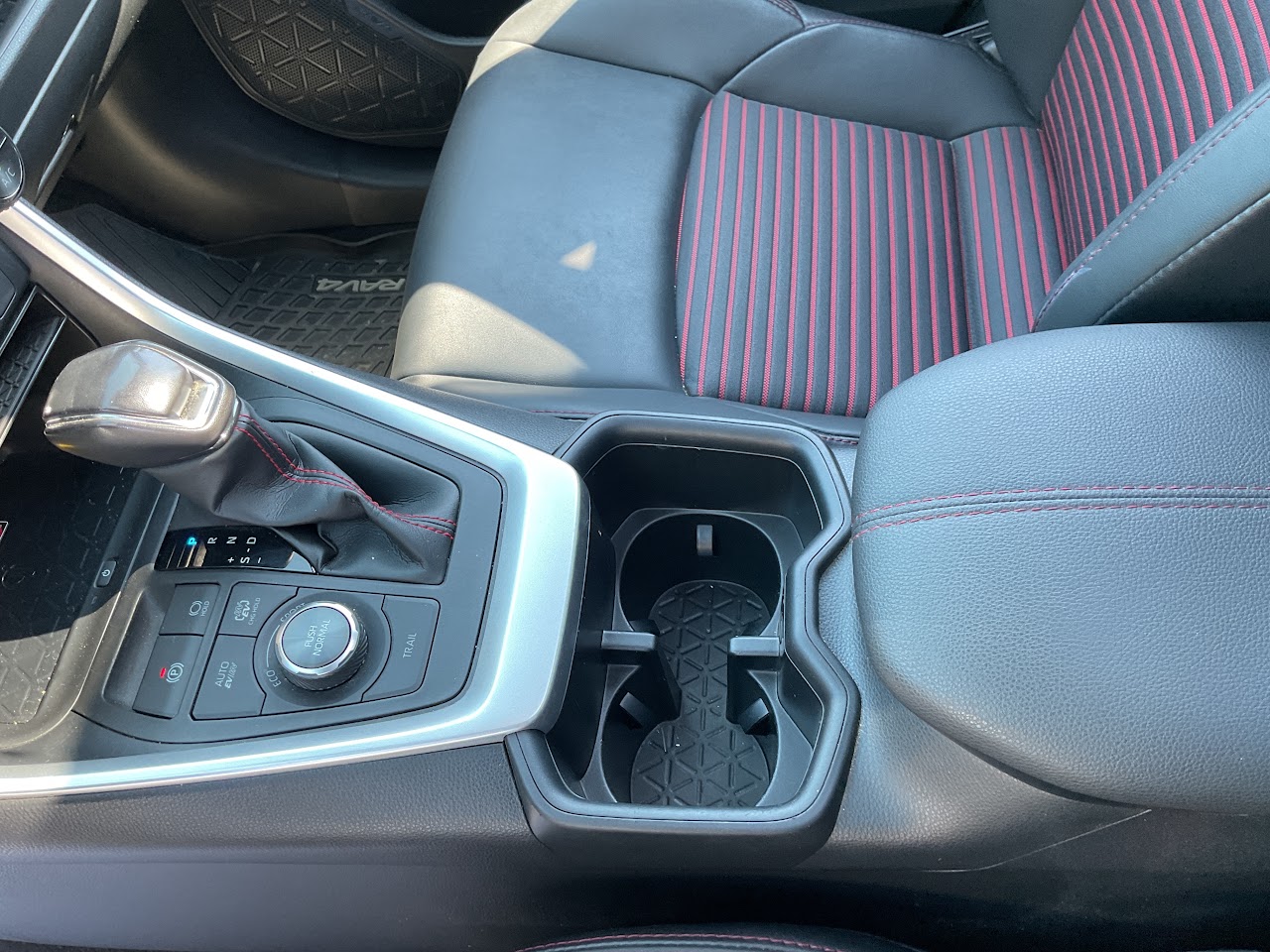2022 Toyota RAV4 — photo 27 de 32
